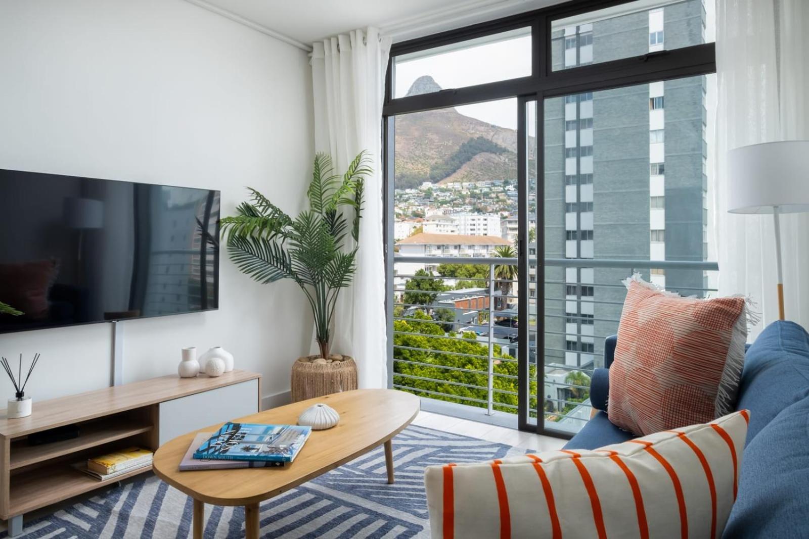 Apartment Heart Of Sea Point Mountain Views Cape Town