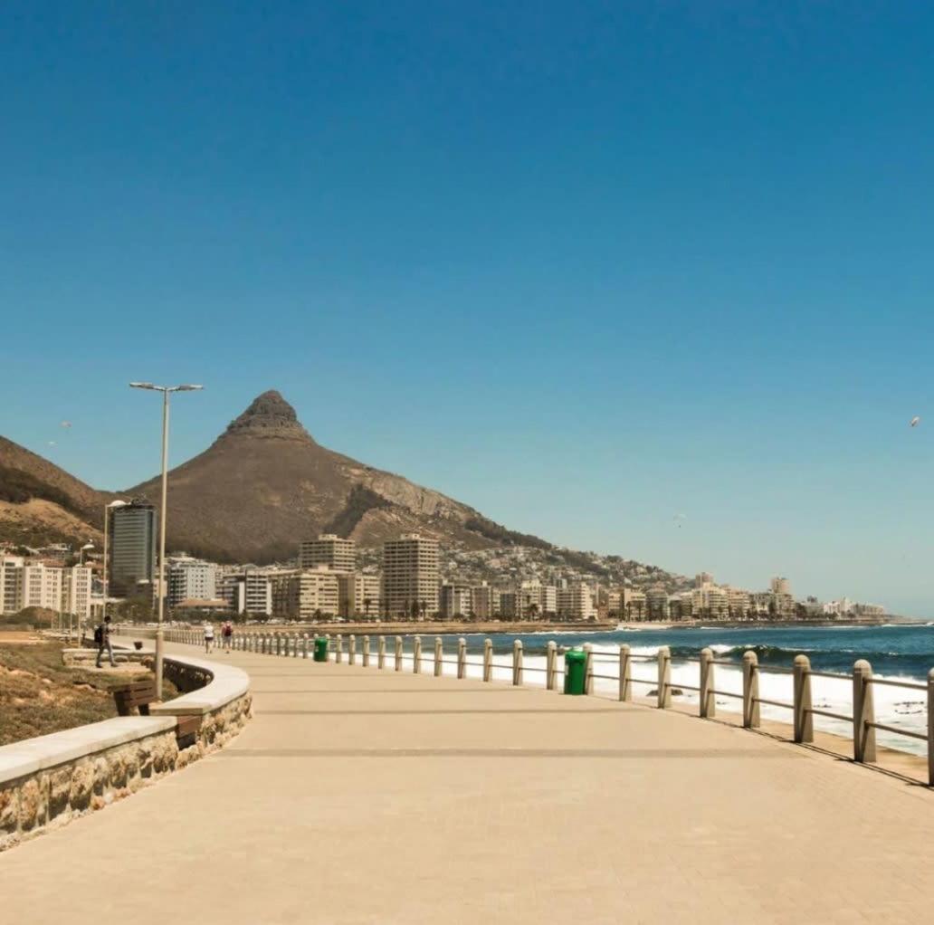 Apartment Heart Of Sea Point Mountain Views Cape Town