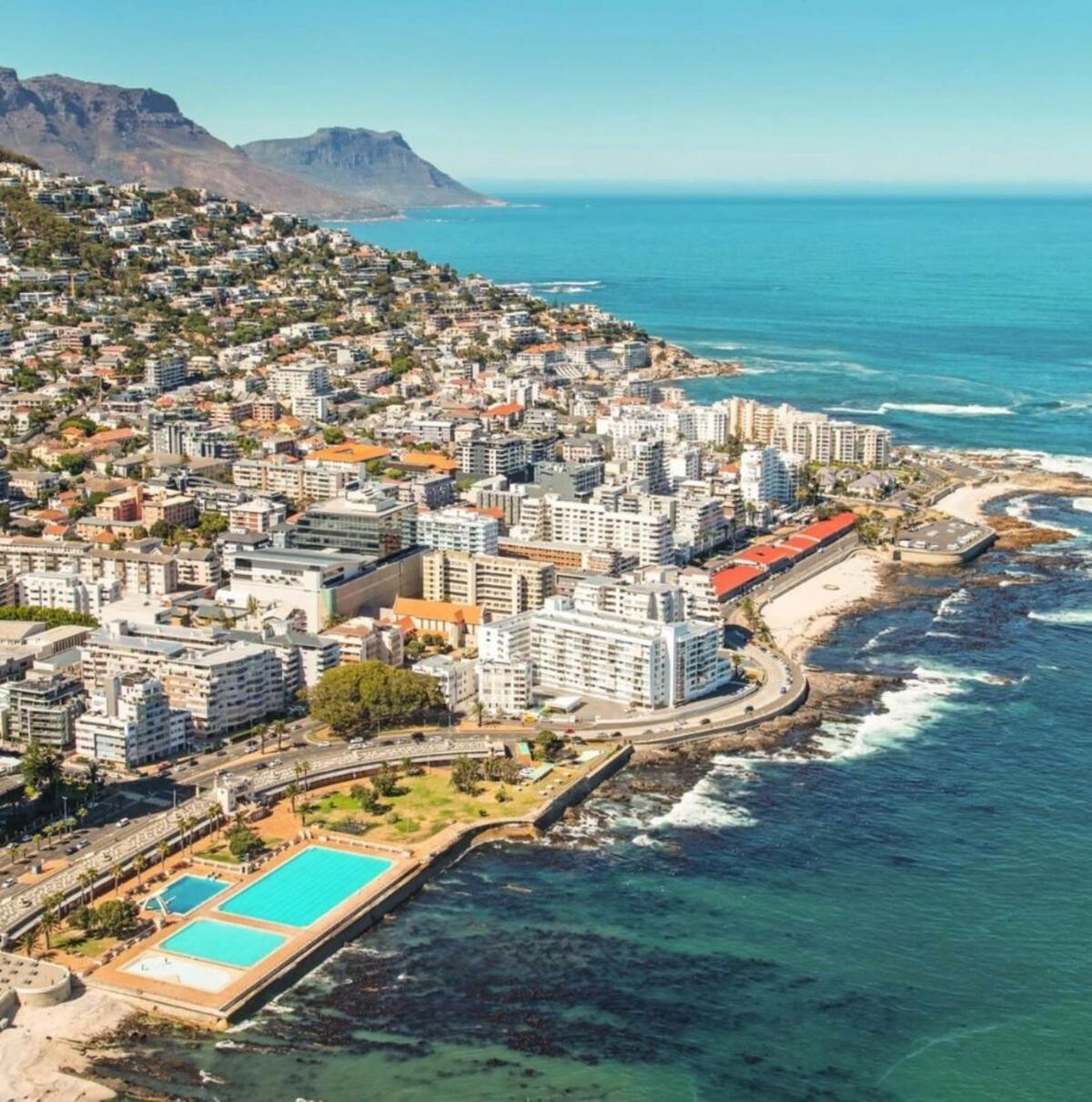 Apartment Heart Of Sea Point Mountain Views *